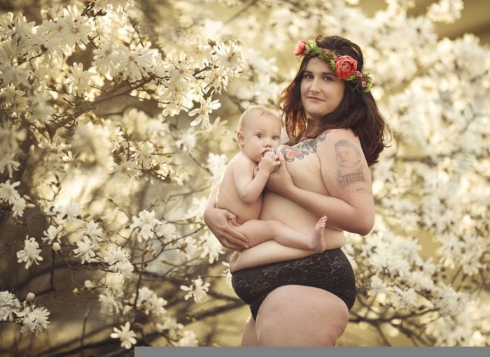 motherhood-photography-breastfeeding-godesses-ivette-ivens-11-700x511